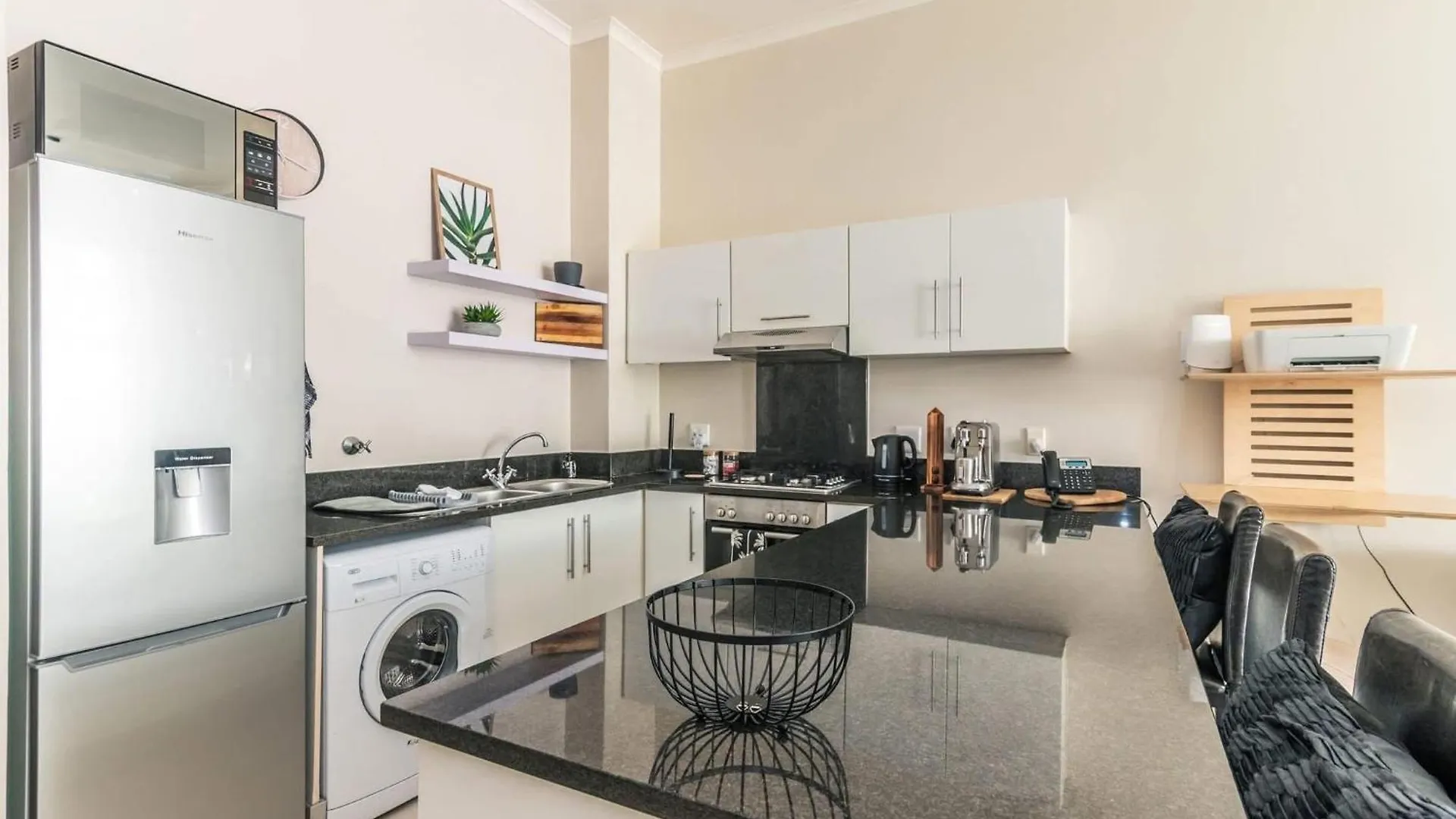 'Just Beachy' Muizenberg Beach Apartment