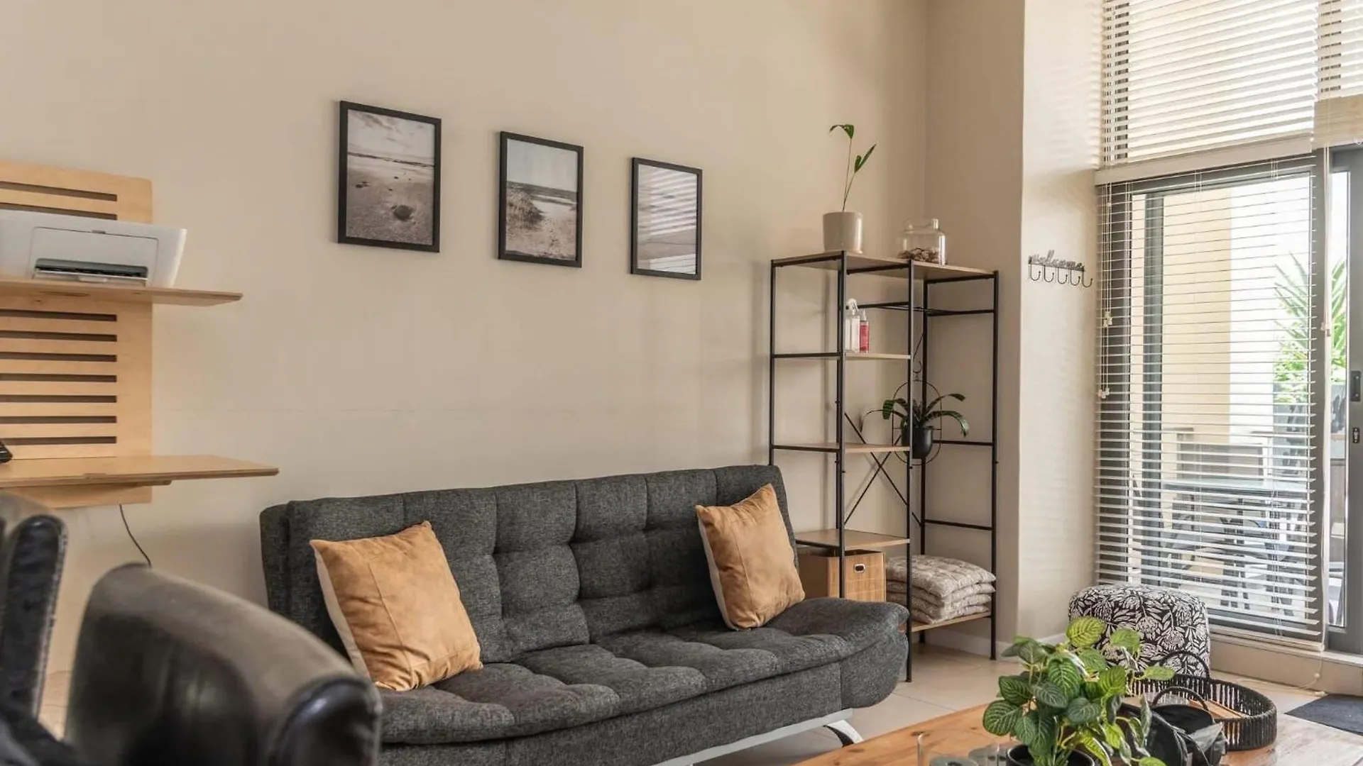 'Just Beachy' Muizenberg Beach Apartment